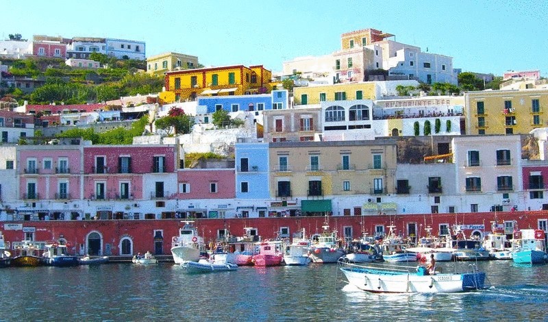 10 небольших и чудесных островов Италии