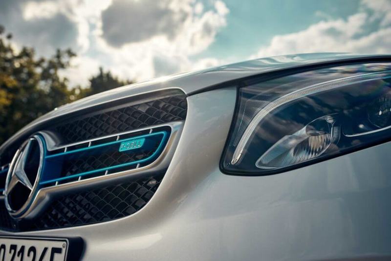 Mercedes-Benz выпускает на рынок первый в мире гибридный водородный электромобиль
