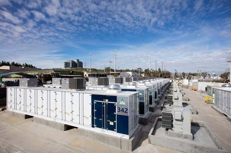 Крупнейшая сеть централизованно управляемых промышленных накопителей энергии создана в ОАЭ