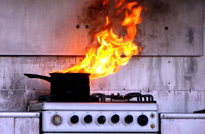 Газовая плита в доме — как обеспечить безопасность