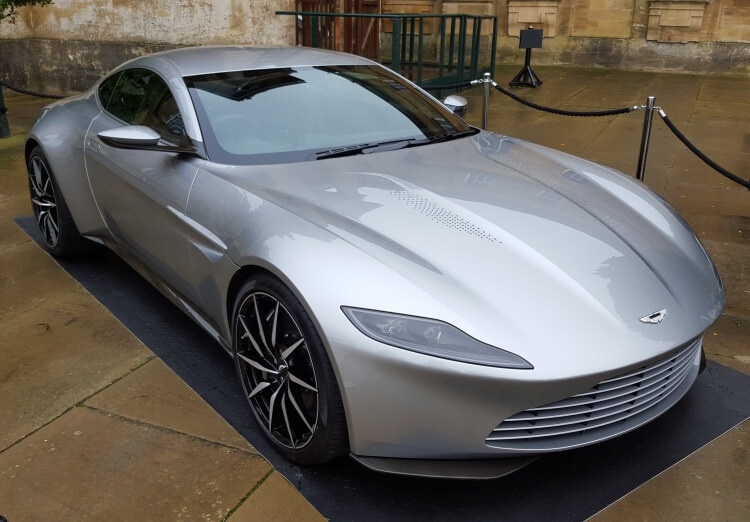 Агент 007 пересядет на электромобиль Aston Martin Rapide E