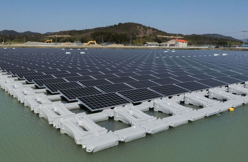 В Китае введена в эксплуатацию плавучая солнечная электростанция мощностью 70 МВт