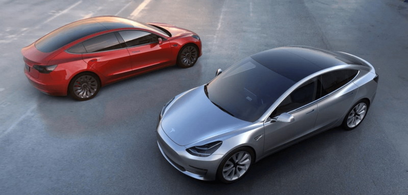Tesla разработала электрический люк для освещения салона автомобилей