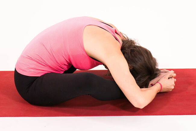 6 вечерних упражнений, которые помогут расслабить тело и успокоить ум