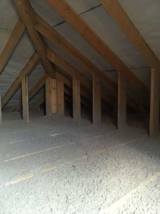 Звукоизоляция деревянных перекрытий в каркасном доме: стяжка, прокалённый песок, двойной потолок
