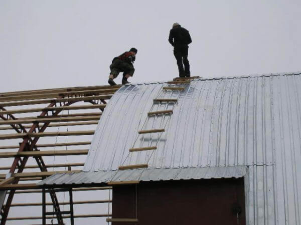 Арочная крыша – особенности конструкции и технология монтажа