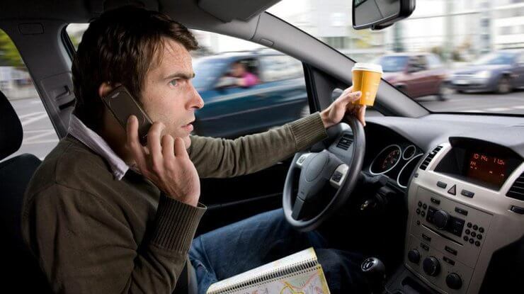 В Австралии появилась технология, которая ловит водителей, использующих телефон