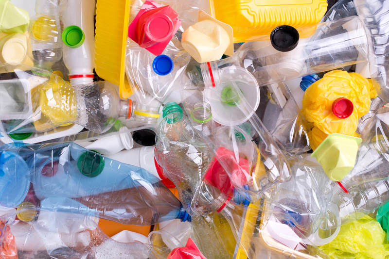Греция запретит использование одно-разовых пластиковых изделий с 2021 года
