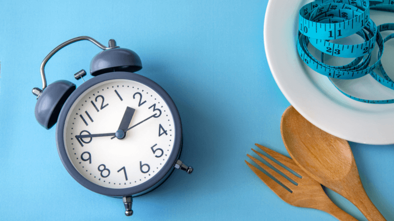 Прерывистое голодание: Научное обоснование ограничения приемов пищи по времени