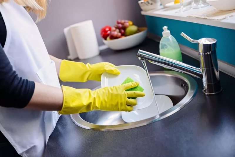 Чем опасны моющие средства и как помыть посуду без химии