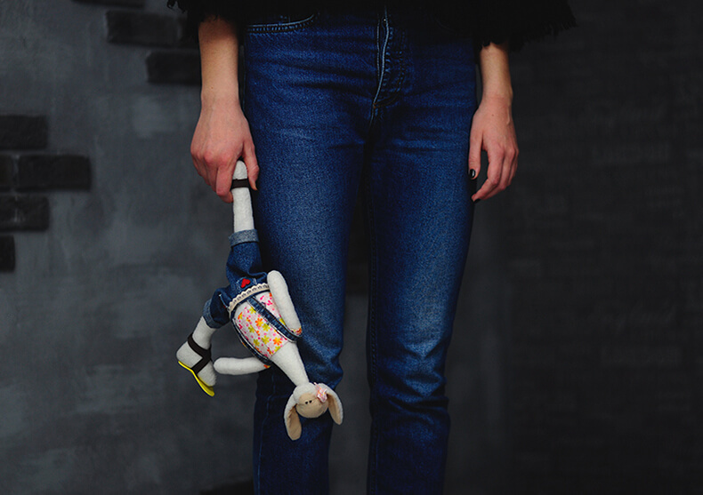 Зло ходит от матери к дочери, от отца к сыну...