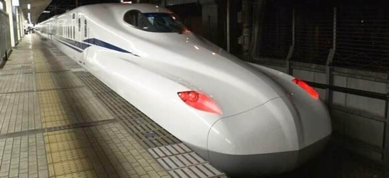 Японский поезд, развивающий скорость 360 км/ч, также переходит на аккумуляторное питание