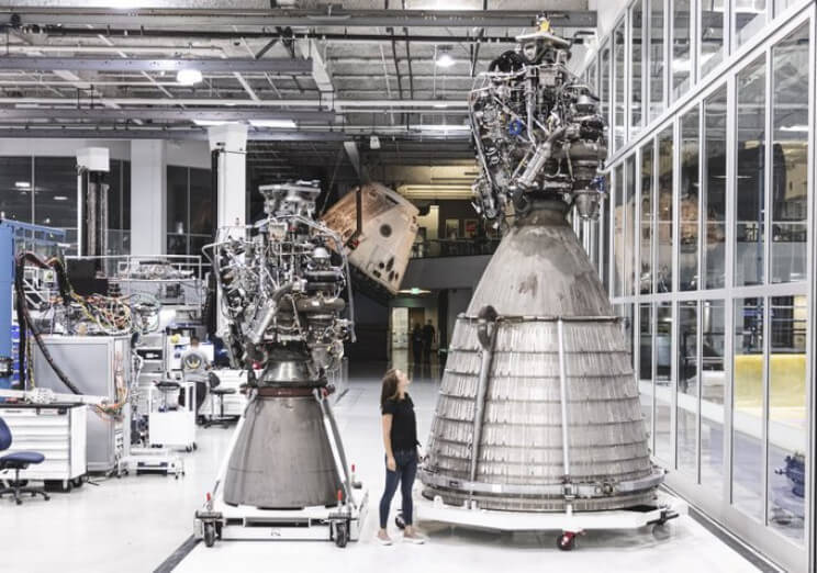 SpaceX успешно запускает первый вакуумный двигатель Raptor от Starship