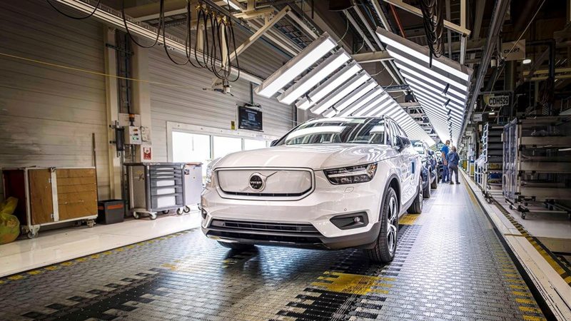 Volvo начинает производство XC40 Recharge