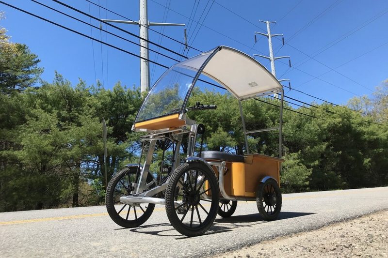 Выпущен обновленный четырехколесный велосипед на солнечной энергии Screecher