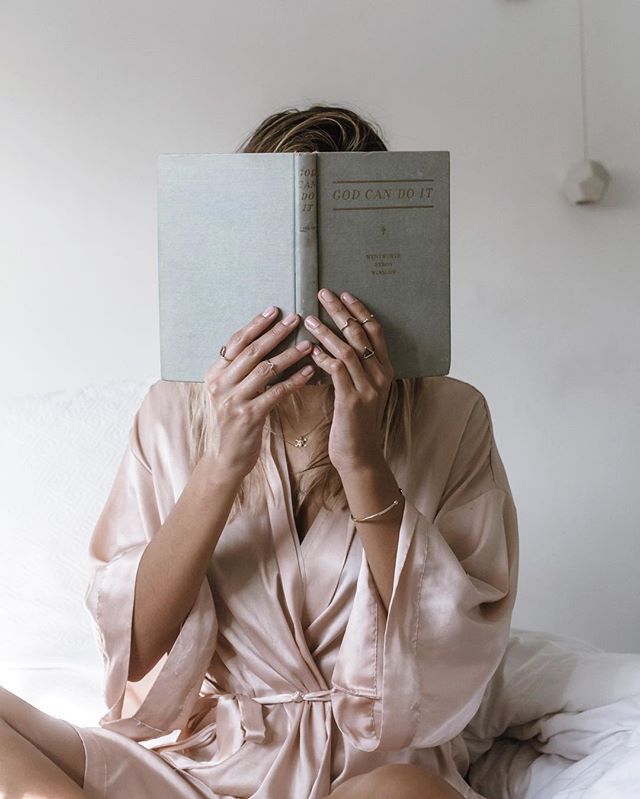 Чтение как ритуал: как читать медленно и не упустить важное