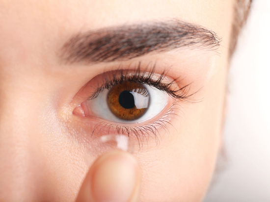 Могут ли контактные линзы нанести вред вашему зрению