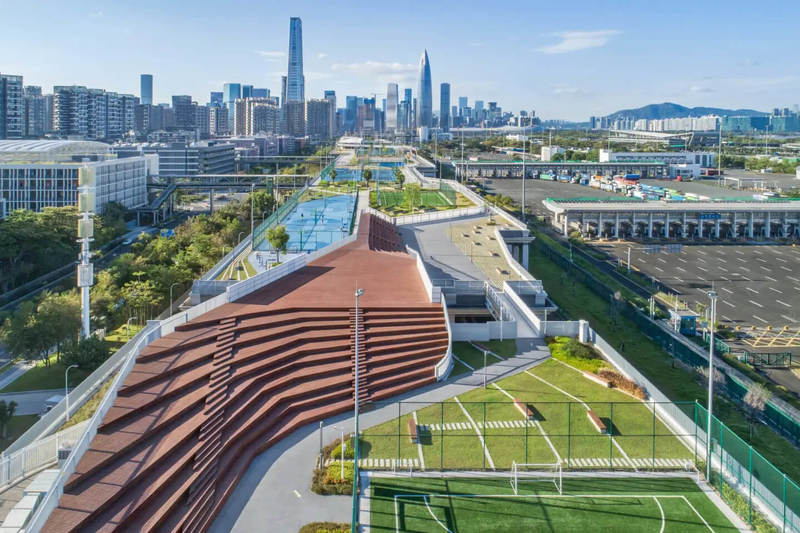 Огромная крыша в Шэньчжэне превращена в надземный парк