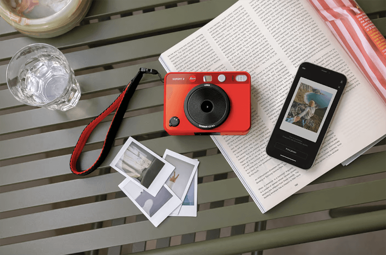 Leica печатает воспоминания с помощью гибридной мгновенной камеры Sofort 2