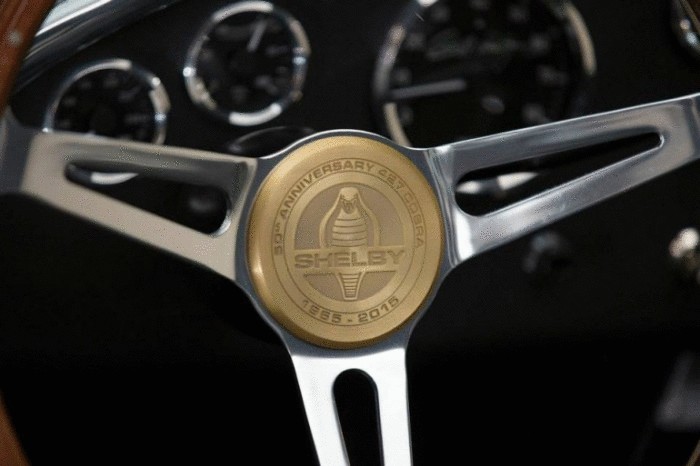 427 Shelby Cobra - авто для ценителей роскоши.
