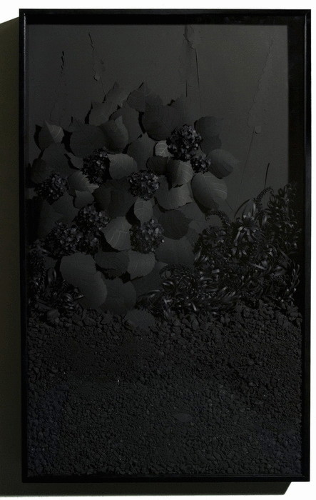 Темные оазисы: необычные инсталляции из бумаги и зеркал 