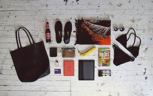 Что находится в сумках у людей творческих профессий